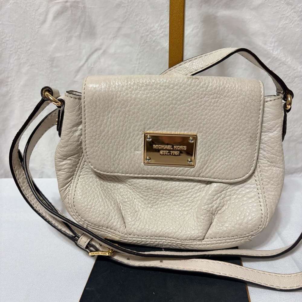 Michael Kors Jet Set small flap crossbody bag in off-white pebbled leather